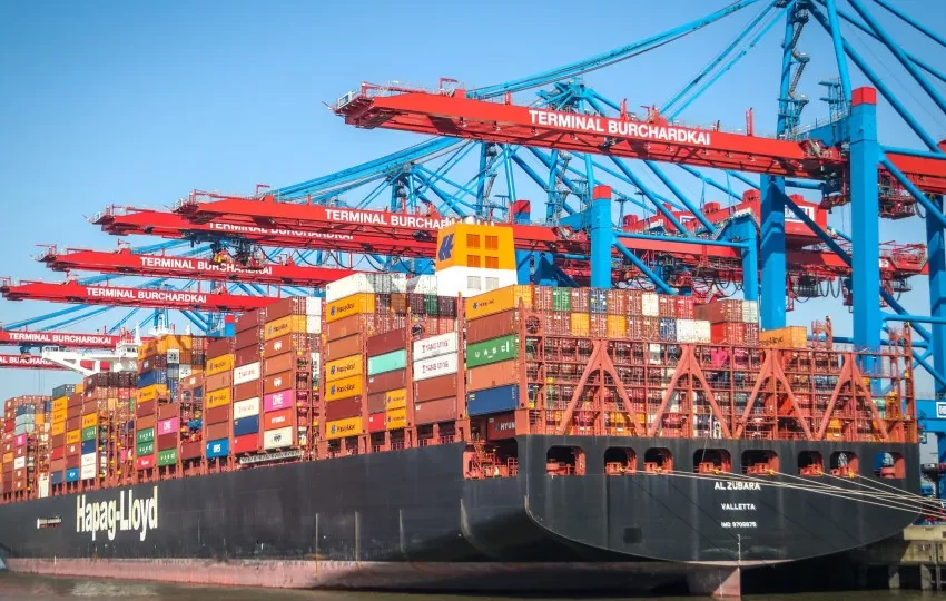  Hapag-Lloyd suspende transporte de carga para 8 países do Médio Oriente