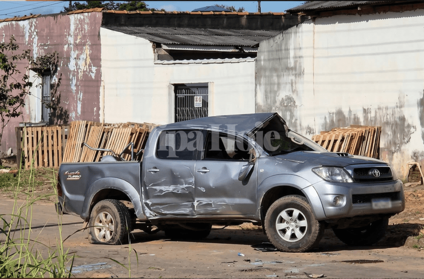  Hilux Capota em Cruzamento de Ji-Paraná após Tentativa de Ultrapassagem
