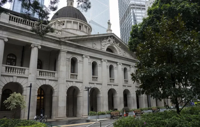  Defesa pede absolvição de organizadora das vigílias de Tiananmen em Hong Kong