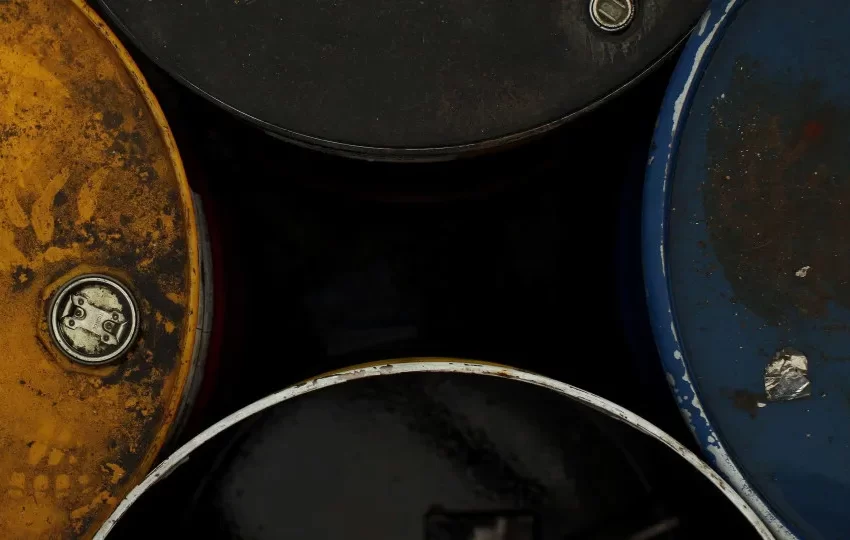  EUA emitem licença para permitir comercialização do petróleo venezuelano