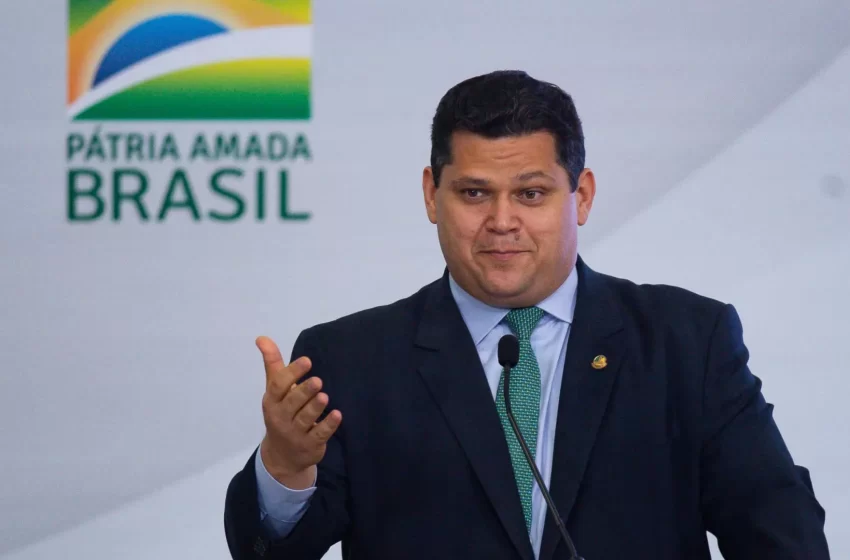  Alcolumbre diz que se Lula quer falar com ele, deve procurá-lo