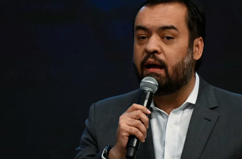  Castro renuncia ao Governo do RJ um dia antes de julgamento no TSE