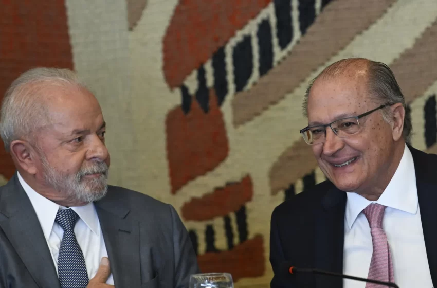  Lula diz que vaga de vice está aberta para Alckmin, mas não o descarta no Senado