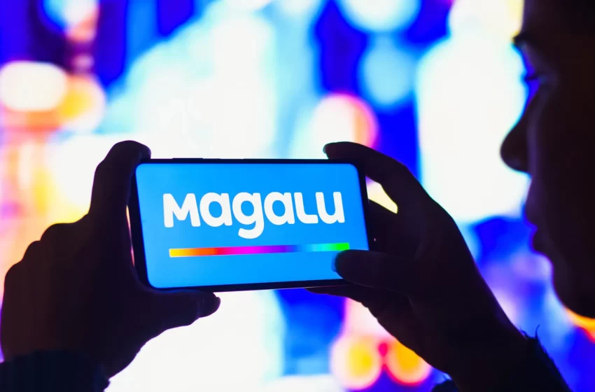  Magalu tem queda nas vendas digitais e vai voltar a abrir lojas físicas