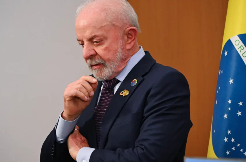  Lula vê risco eleitoral e discute com ministros reação política a caso Master e endividamento das famílias