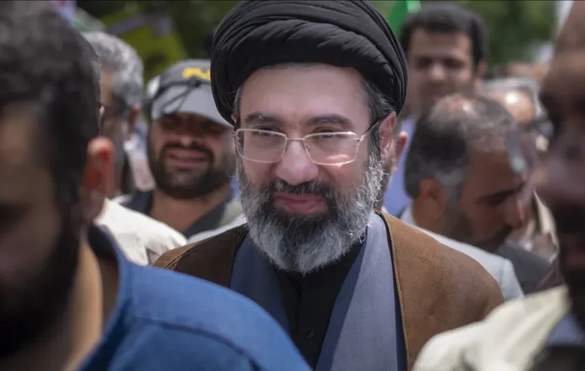  Favorito a líder supremo do Irão terá ficado ferido em ataques israelitas