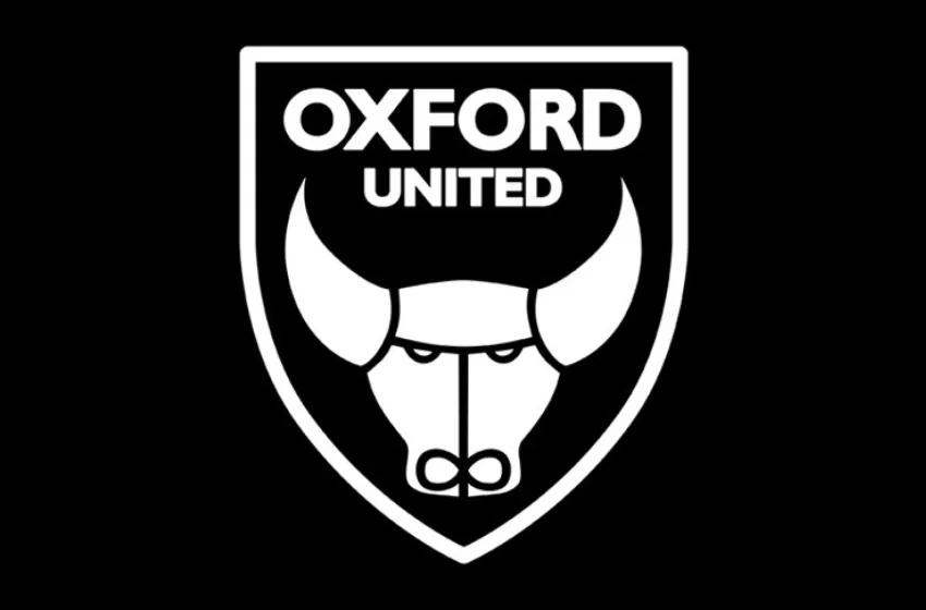  Jogadora de 15 anos morre após desmaiar durante jogo na Inglaterra