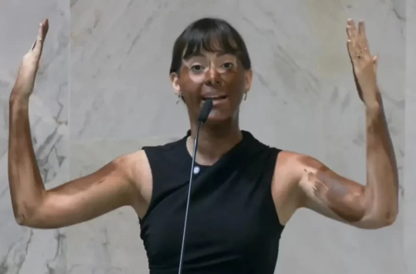  Deputada Fabiana Bolsonaro faz ‘blackface’ em protesto transfóbico