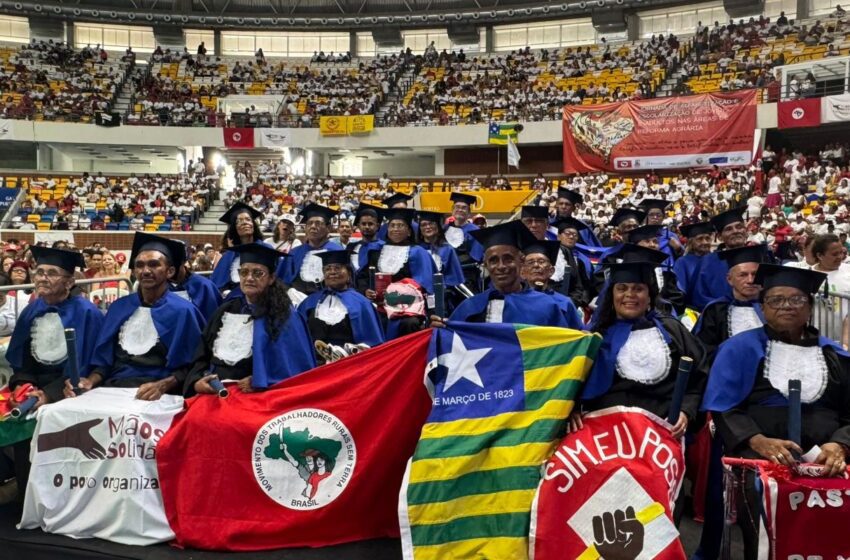  Festa em Recife celebra 30 mil alfabetizados em programa social