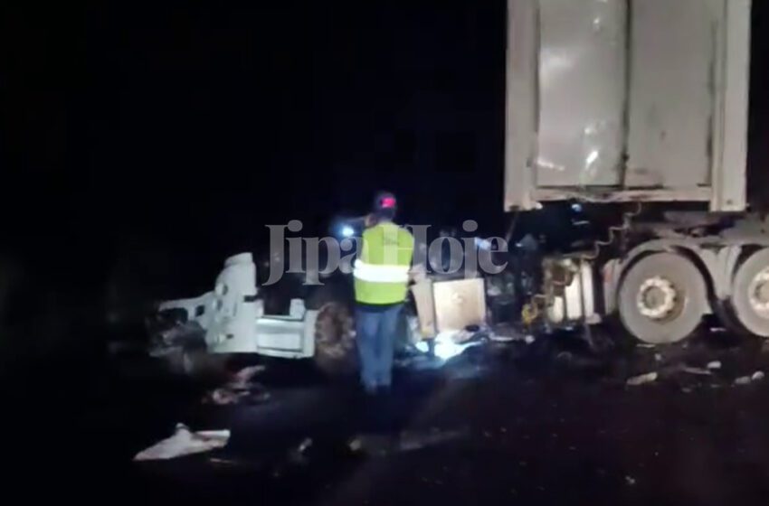  Ultrapassagem Mal Sucedida Deixa Caminhão Irreconhecível e Trava BR-364 em Ouro Preto do Oeste