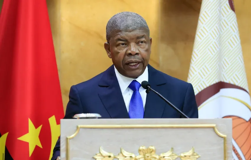  PR angolano exonera chefe da Casa Militar e nomeia ministro da Defesa