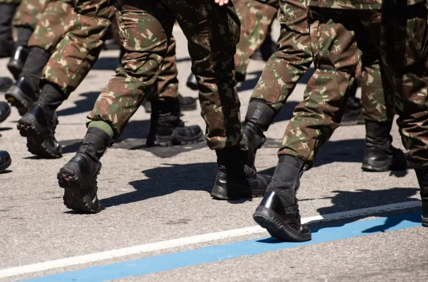  Exército prende militares condenados por trama golpista após ordem de Moraes