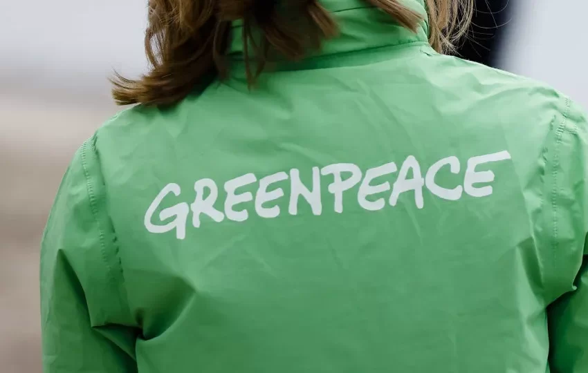  Greenpeace acusa petrolíferas de obterem “lucros de guerra”