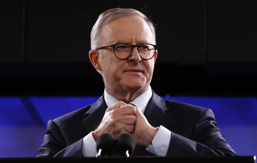  Austrália saúda reabertura de Ormuz e espera que “situação se mantenha”