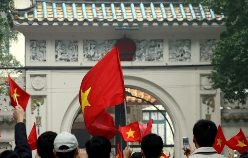  Pequim e Hanói acordam cooperação em cadeias de abastecimento