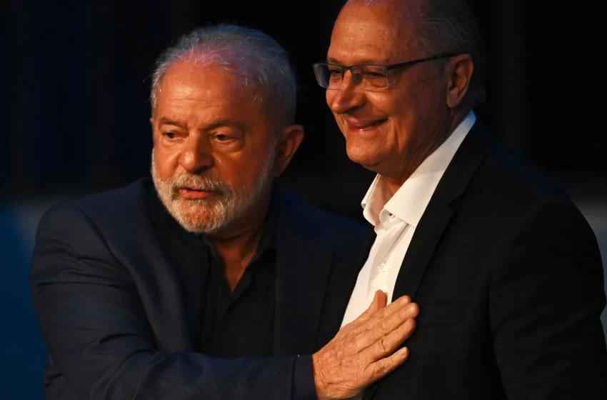  Lula confirma Alckmin como vice na disputa deste ano