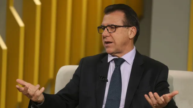  Ministro Luiz Marinho avalia que escala 6×1 é ‘muito mais cruel para as mulheres’