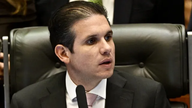  Motta diz que apoia derrubada de vetos de Lula ao projeto da redução de penas do 8/1