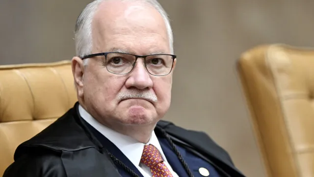  Estamos imersos em crise, e STF tem que refletir sobre seus limites, diz Fachin
