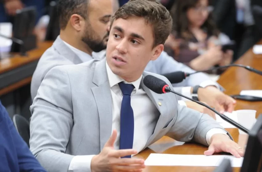  Eduardo ataca Nikolas, e Flávio Bolsonaro pede união