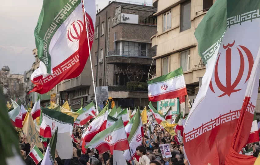  Irão pede à população para formar “correntes humanas” junto a centrais