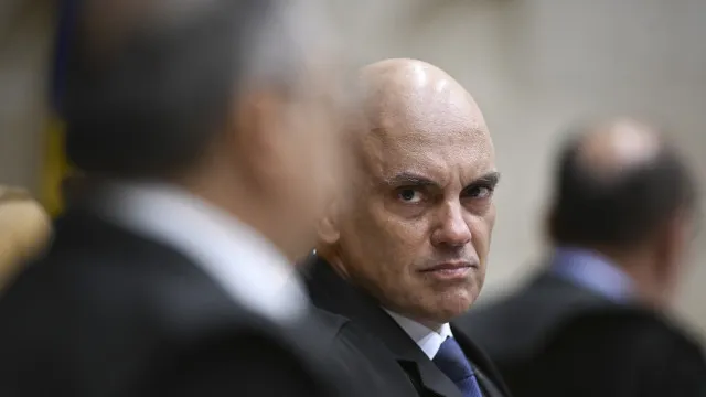  Moraes abre inquérito para apurar suposta calúnia de Flávio Bolsonaro contra Lula