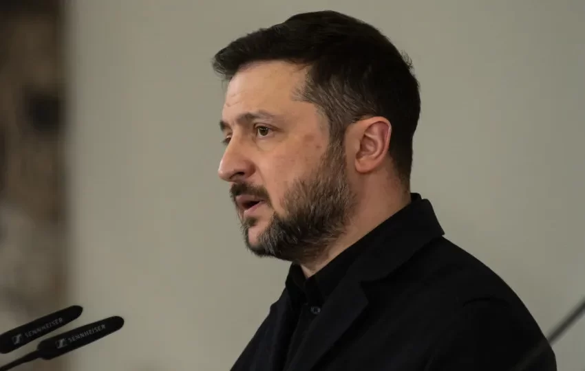  Zelensky diz ter oferecido ajuda da Ucrânia para desbloquear estreito de Ormuz