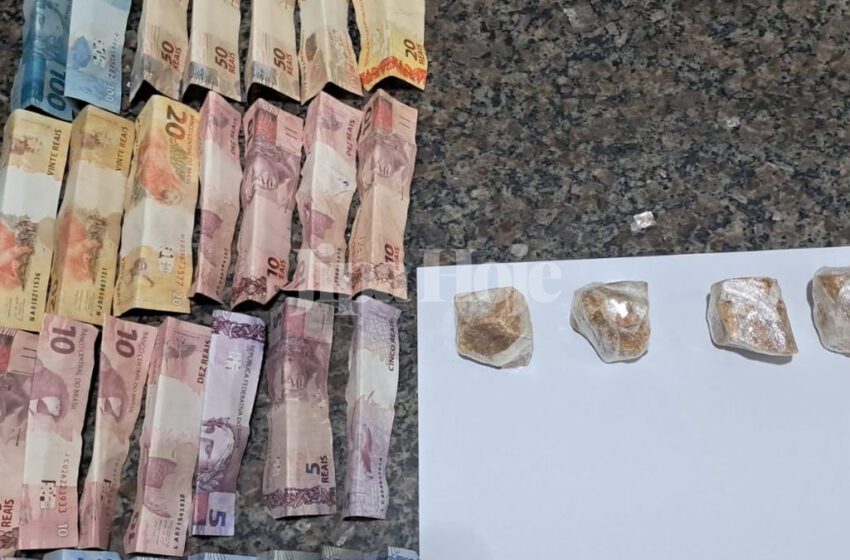  Mulher é Presa com Crack Escondido em Sofá e Dinheiro em Bar em Cacoal