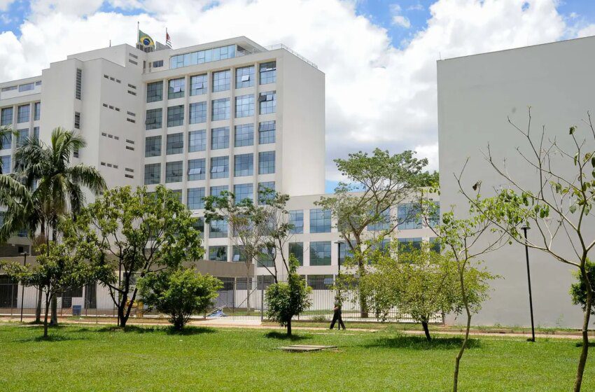  PM retira estudantes da reitoria da USP