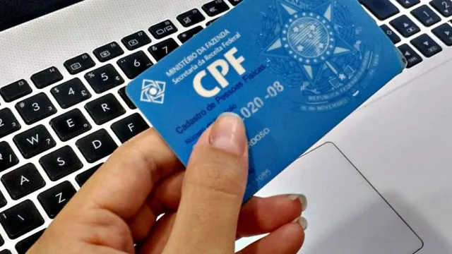  Conheça os trabalhadores que ganham até R$ 3.000 e têm o nome sujo