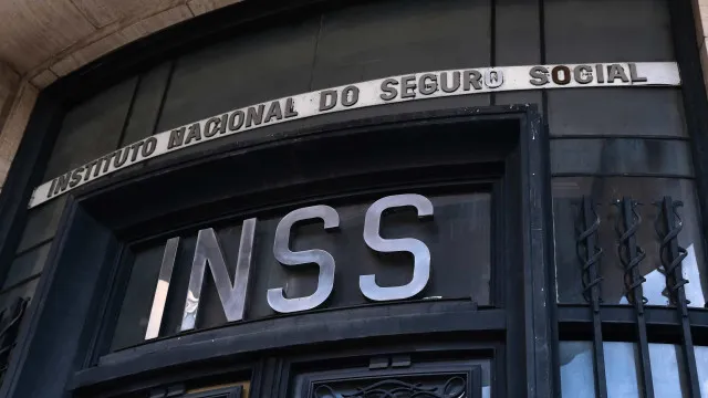  Ministro do TCU libera novos consignados do INSS após recurso da AGU