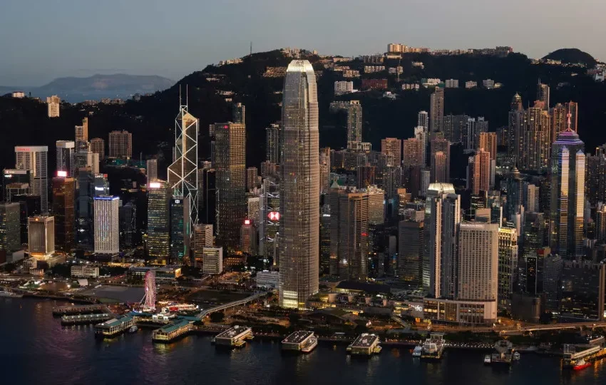  China aponta “manobra política” na condenação de ex-polícias de Hong Kong