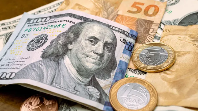  Dólar fecha a R$ 4,91, menor nível em mais de dois anos
