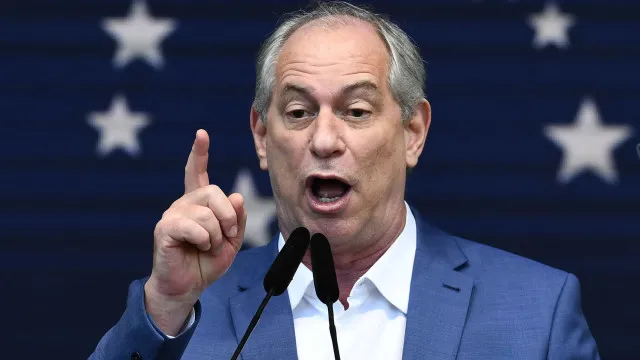 Ciro descarta Presidência e anuncia candidatura ao Governo do Ceará