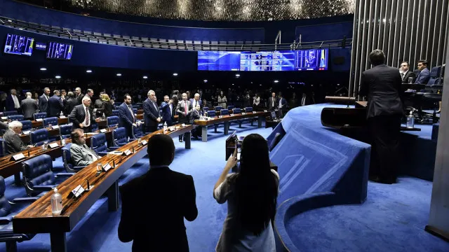  Senado aprova projeto de incentivo ao primeiro emprego para jovens