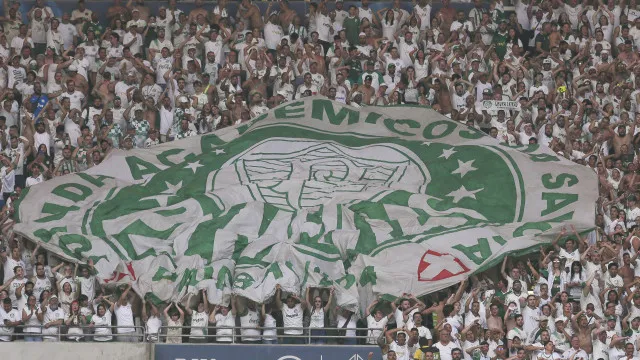  Palmeiras é denunciado por invasão de ‘Hulk’, e Santos, por atraso