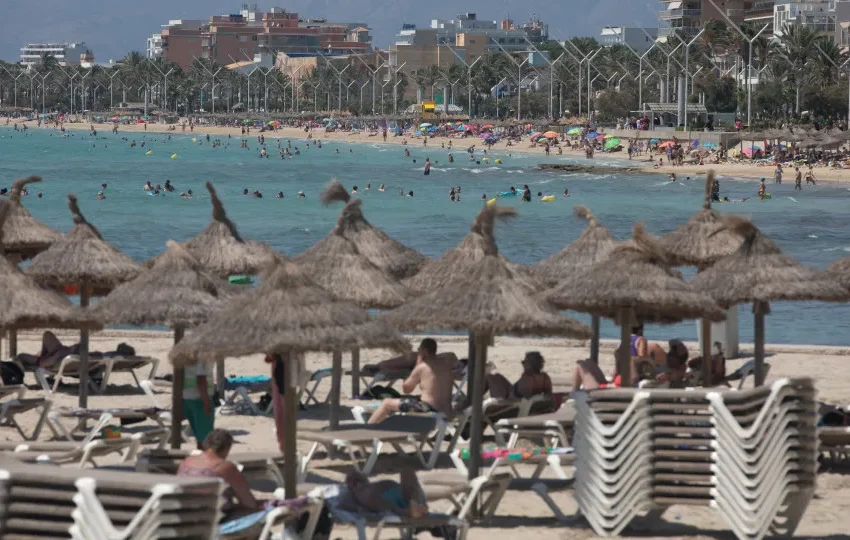  Polícias salvam turista que ficou inconsciente no mar em Maiorca