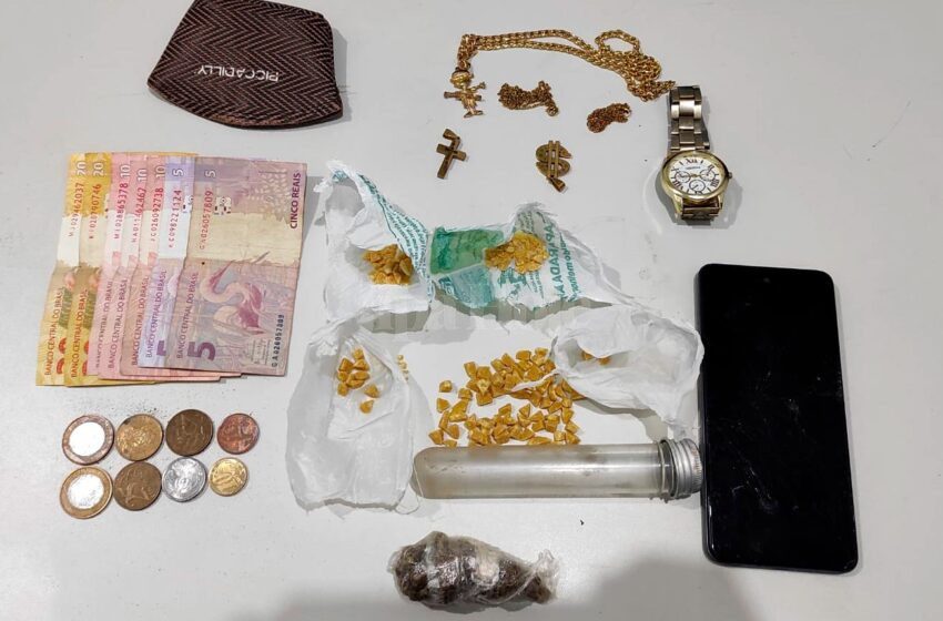  PM Prende Três Suspeitos e Apreende 117 Pedras de Crack Prontas para Venda em Ouro Preto do Oeste