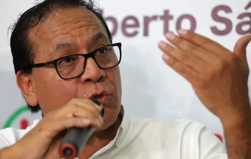  Apoiantes de Sánchez manifestam-se no Peru “em defesa do voto popular”