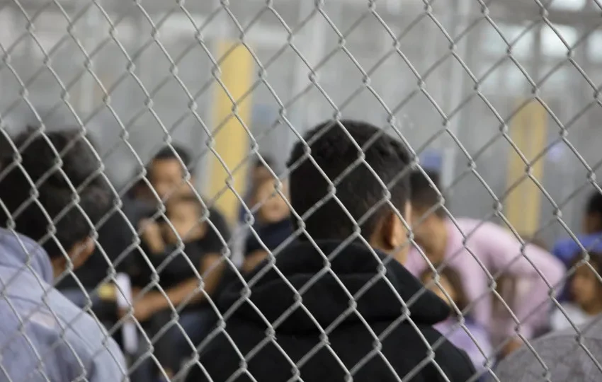  Manifestantes num centro de imigração do Texas condenados por terrorismo