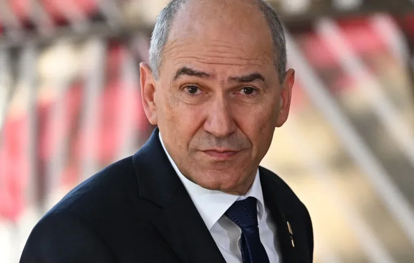  Parlamento da Eslovénia aprova governo de Janez Jansa
