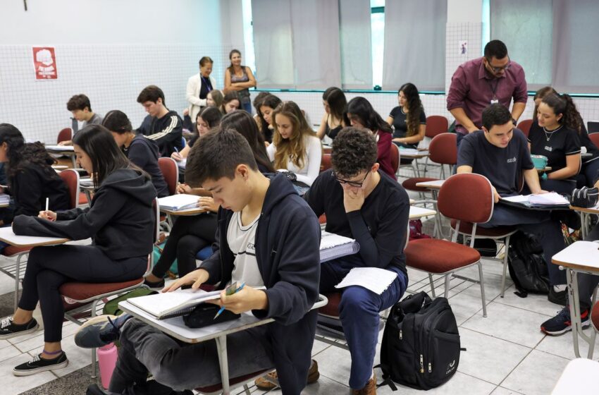  Educação financeira pode ser incluída no currículo escolar