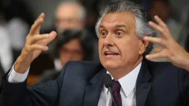  Caiado diz que candidatura de Flávio Bolsonaro está ‘afundando’