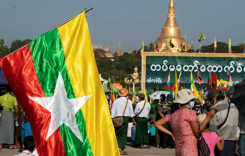  Conflito em Myanmar fez mais de 100 mil mortos desde golpe de Estado