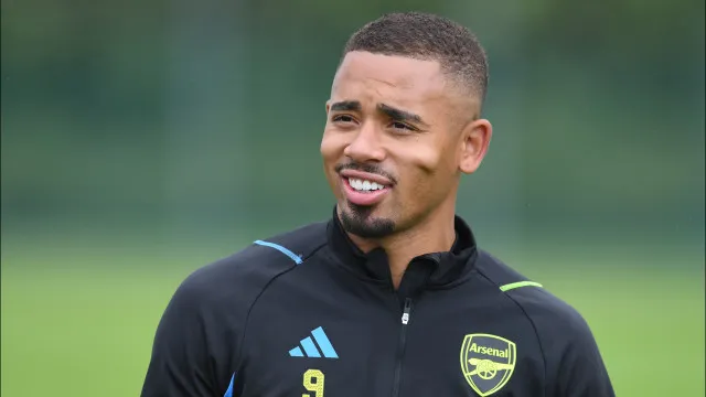  Gabriel Jesus treina no CT do Palmeiras durante as férias do Arsenal