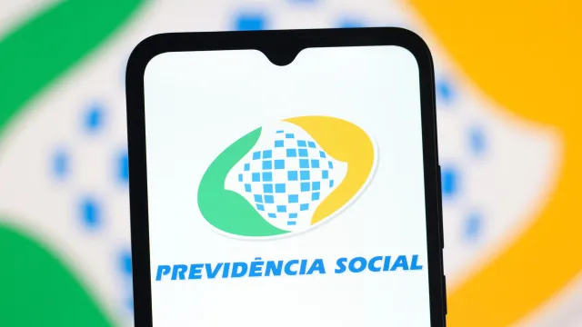  Familiares não devem sacar benefício do INSS após falecimento do segurado; veja o que fazer